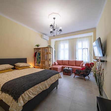 Ferienwohnung Sunlit Artist Studio Belgrad Exterior foto