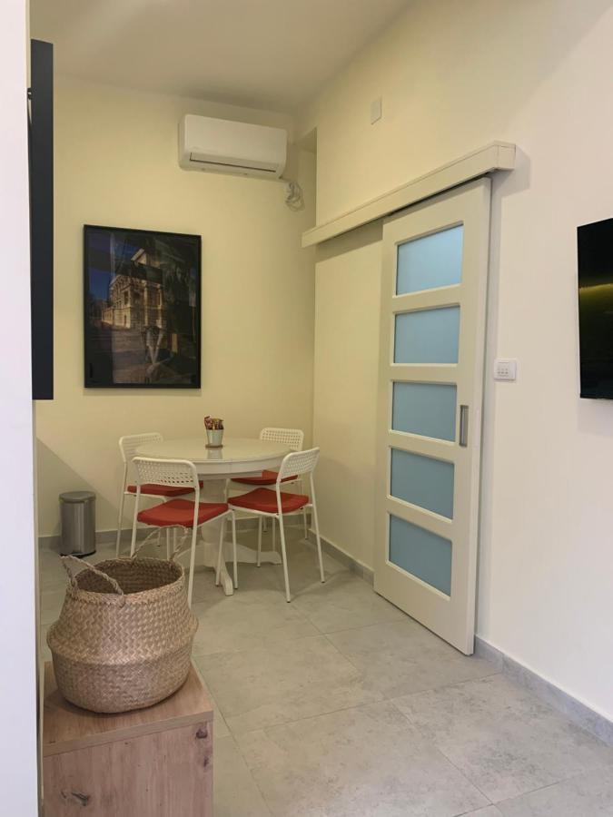 Ferienwohnung Sunlit Artist Studio Belgrad Exterior foto